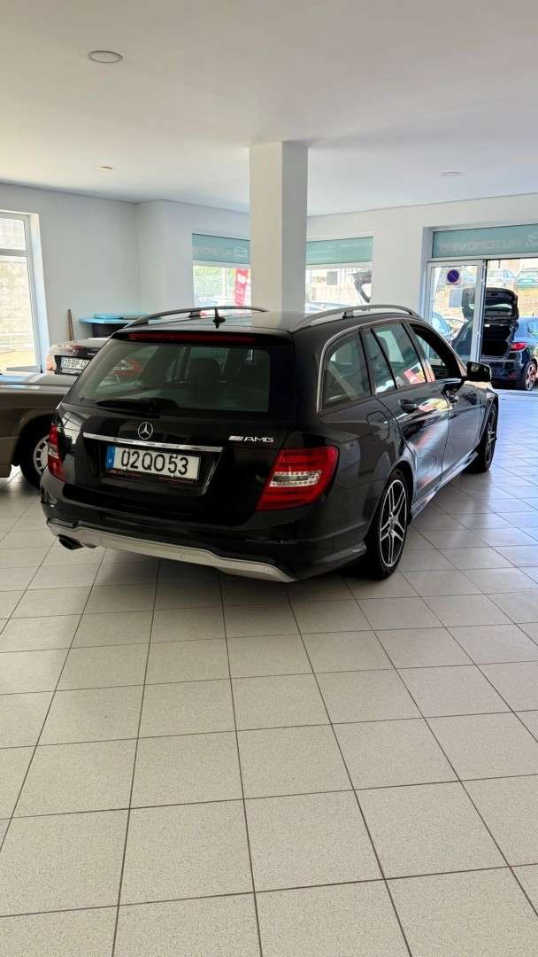 mercedes-benz-220-2012-diesel-2143cc