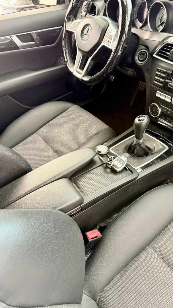 mercedes-benz-220-2012-diesel-2143cc