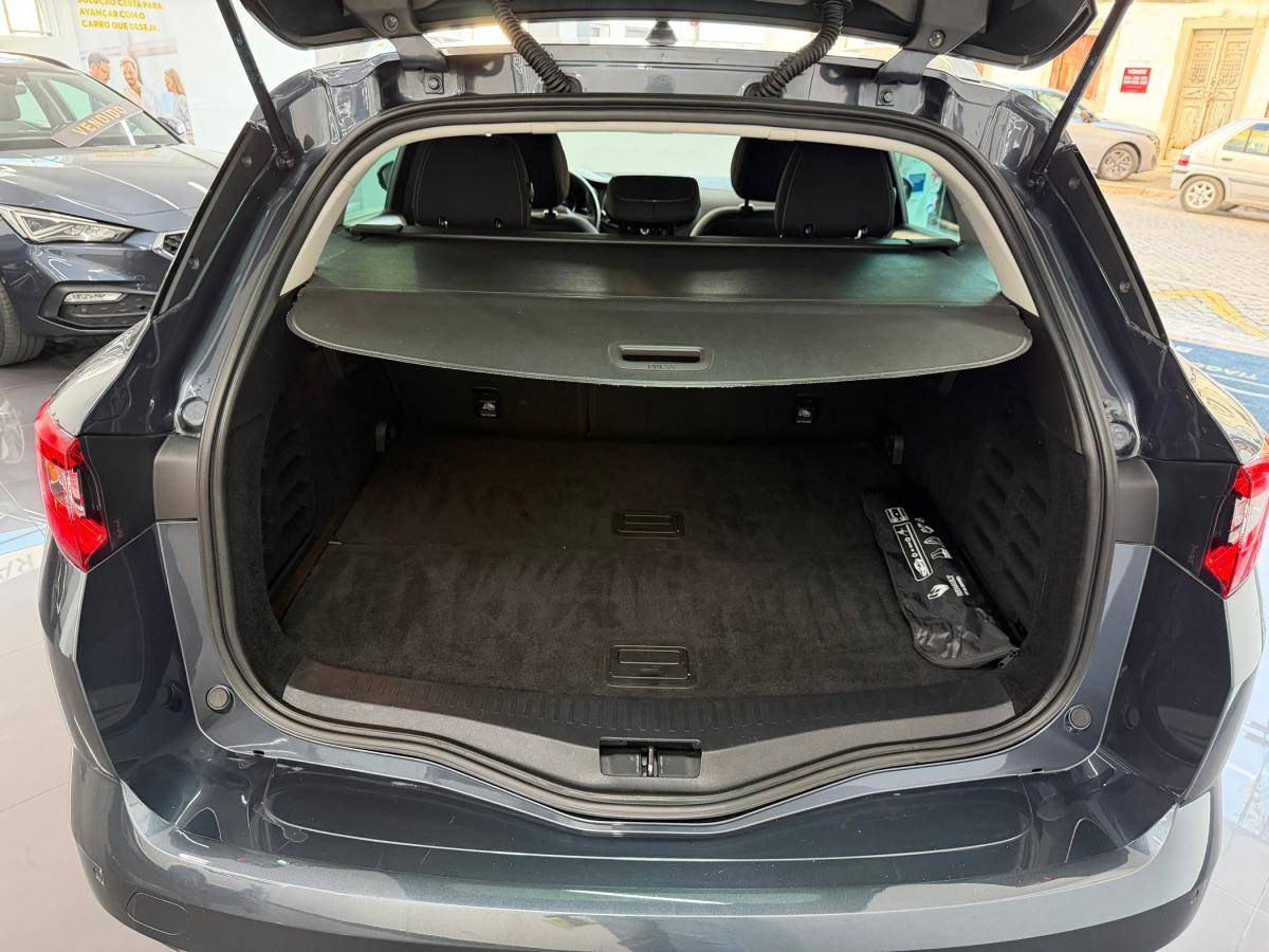 renault-megane-sport-tourer-2020-diesel-1461cc