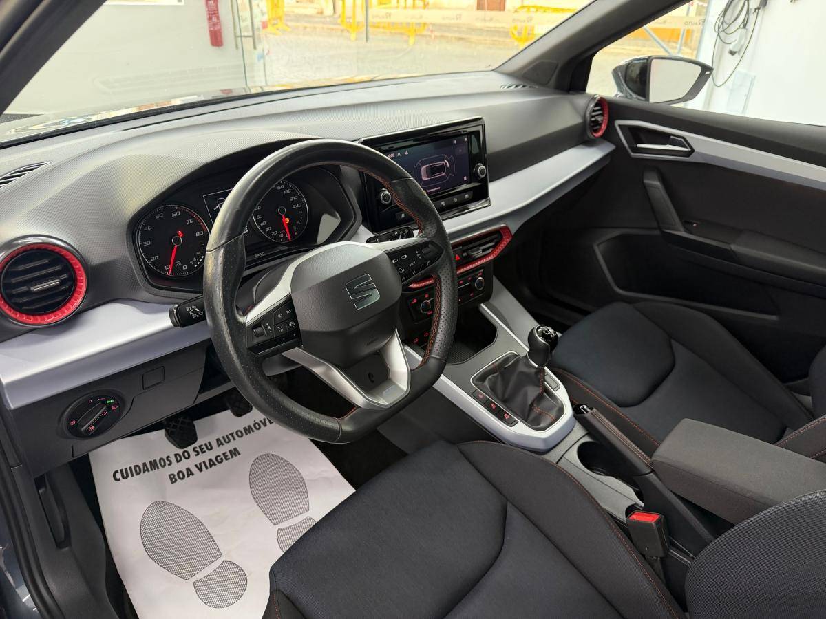 seat-arona-2023-gasolina-999cc
