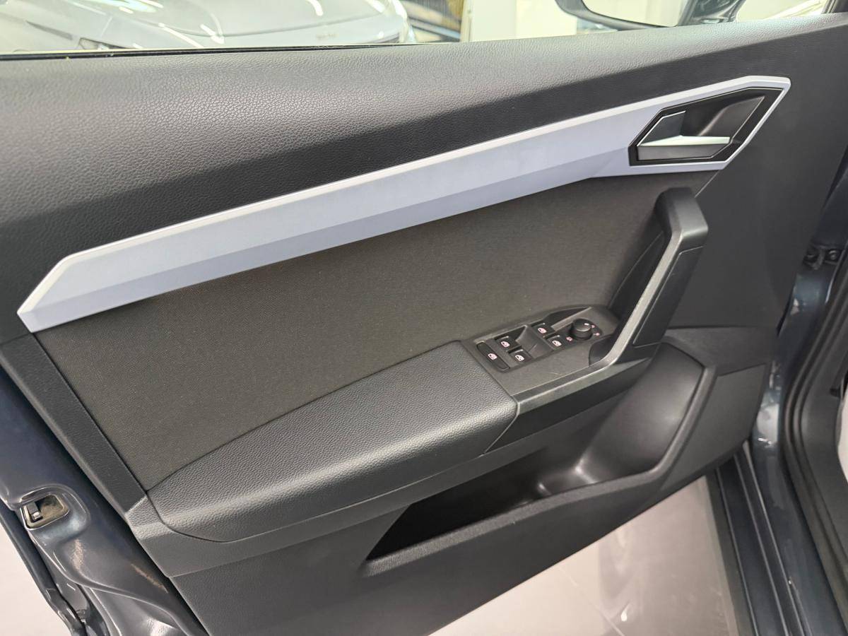 seat-arona-2023-gasolina-999cc