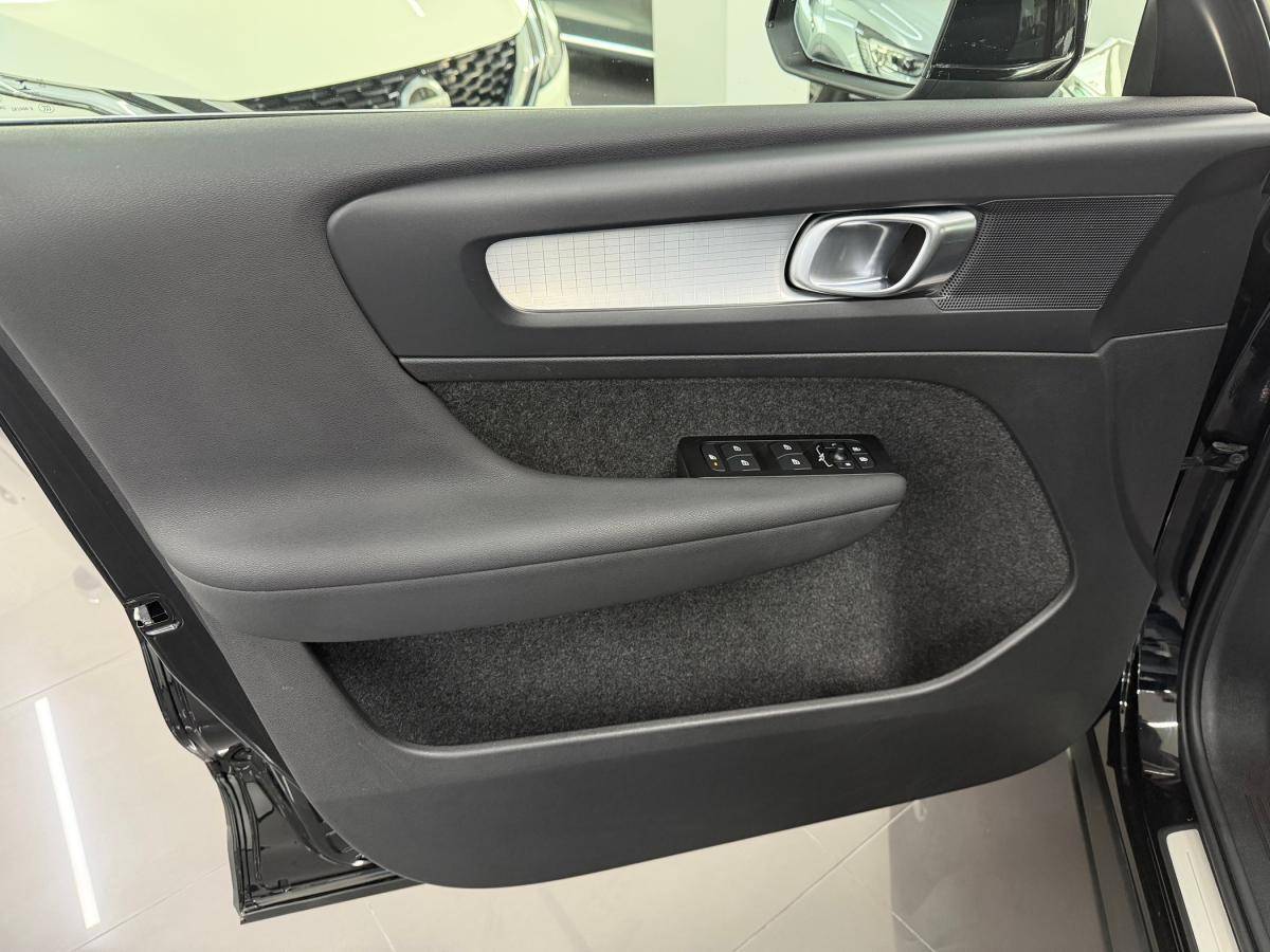volvo-xc40-2022-hibrido-a-gasolina-1477cc