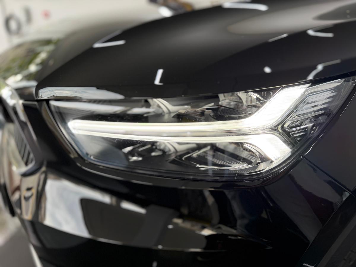 volvo-xc40-2022-hibrido-a-gasolina-1477cc