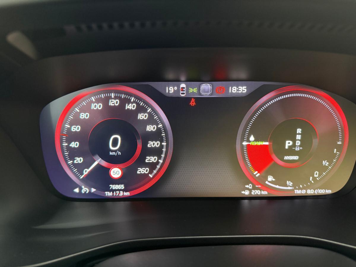 volvo-xc40-2022-hibrido-a-gasolina-1477cc