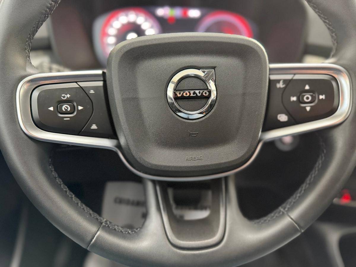 volvo-xc40-2022-hibrido-a-gasolina-1477cc