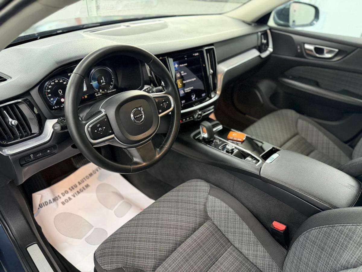 volvo-v60-2022-hibrido-a-gasolina-1969cc