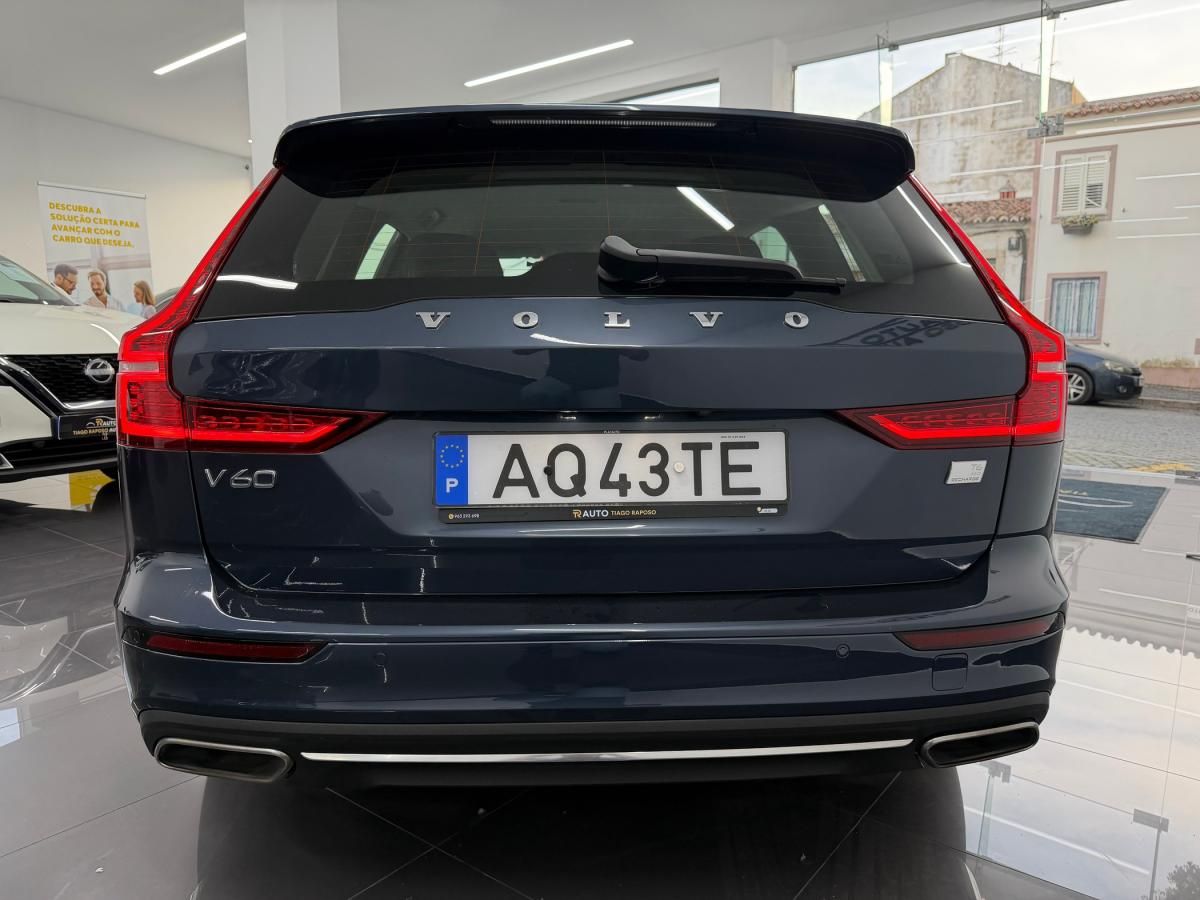 volvo-v60-2022-hibrido-a-gasolina-1969cc