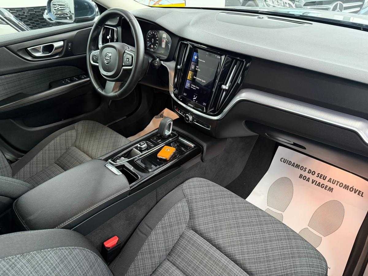 volvo-v60-2022-hibrido-a-gasolina-1969cc