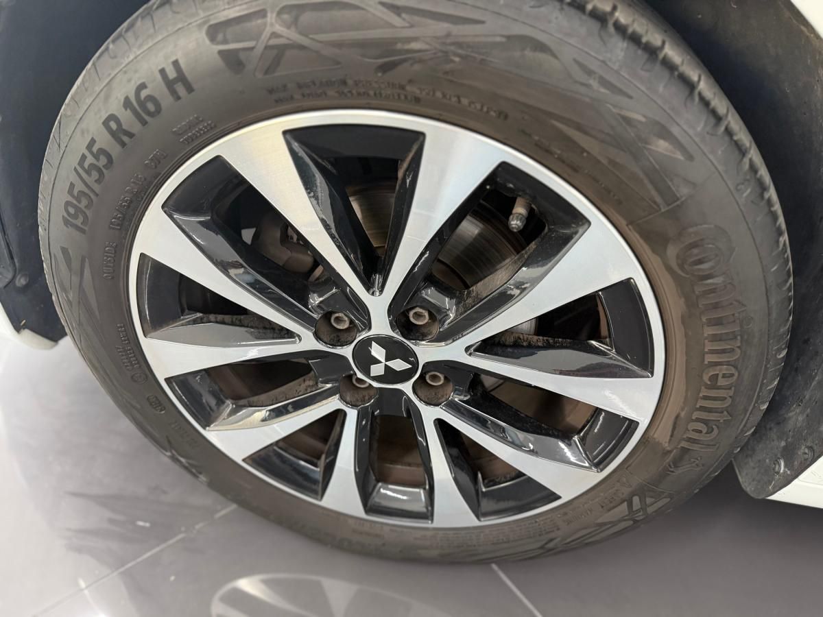 mitsubishi-colt-2024-gasolina-999cc