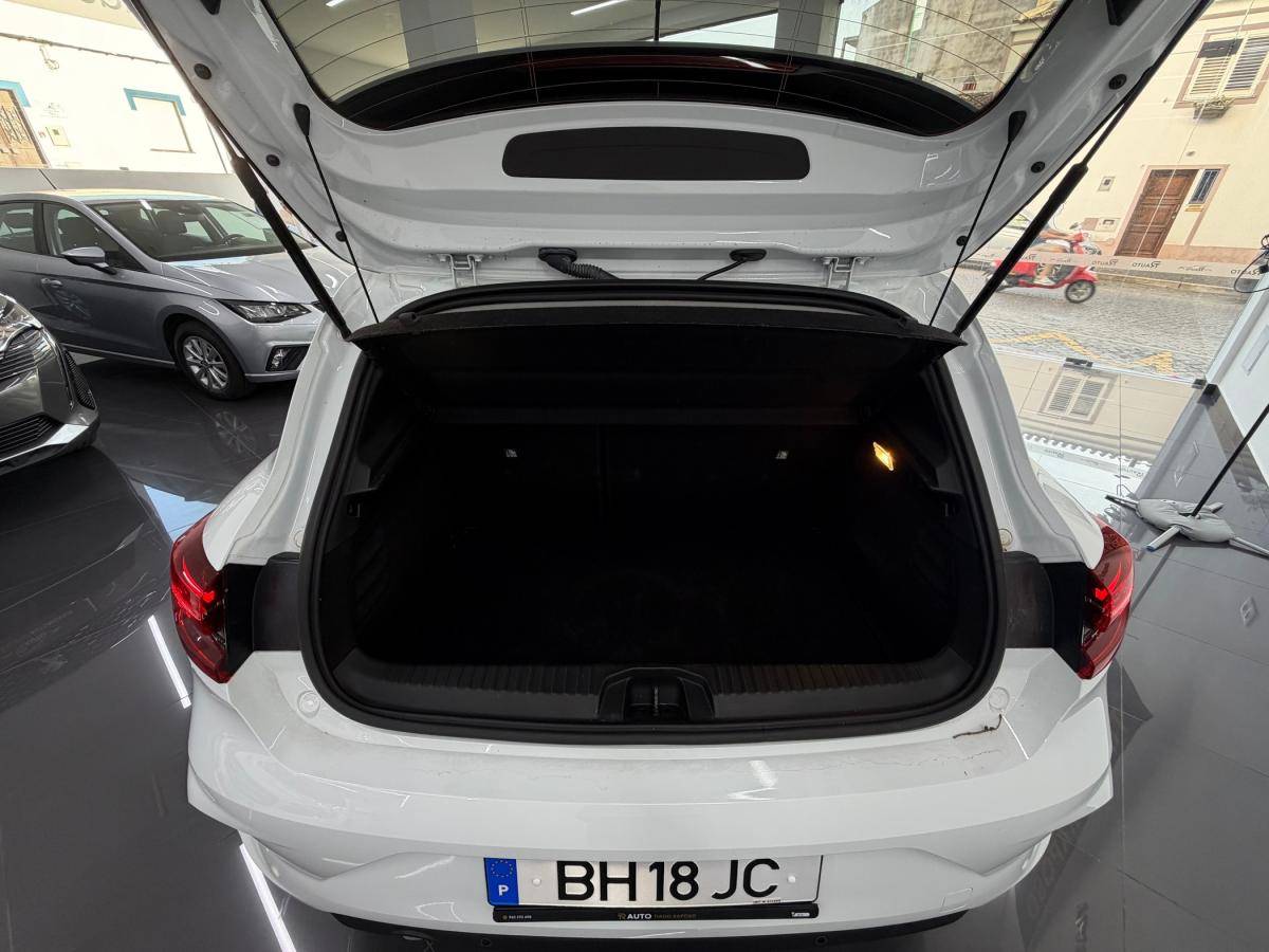mitsubishi-colt-2024-gasolina-999cc