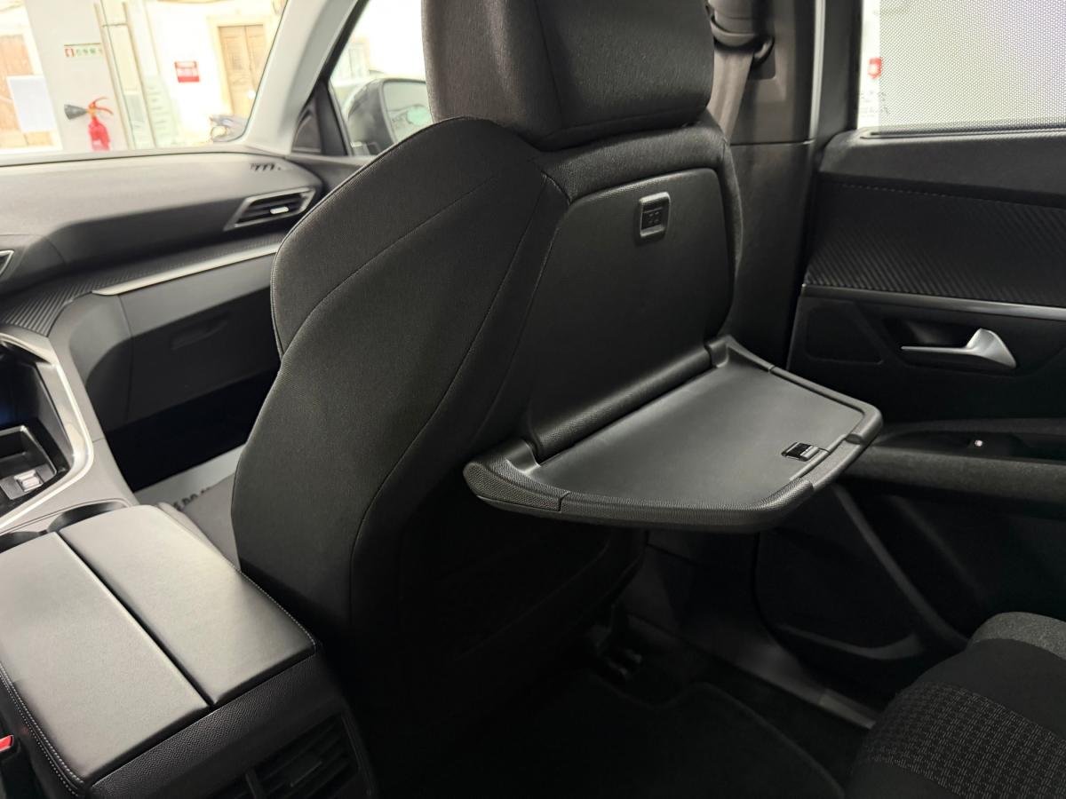 peugeot-5008-2022-diesel-1499cc