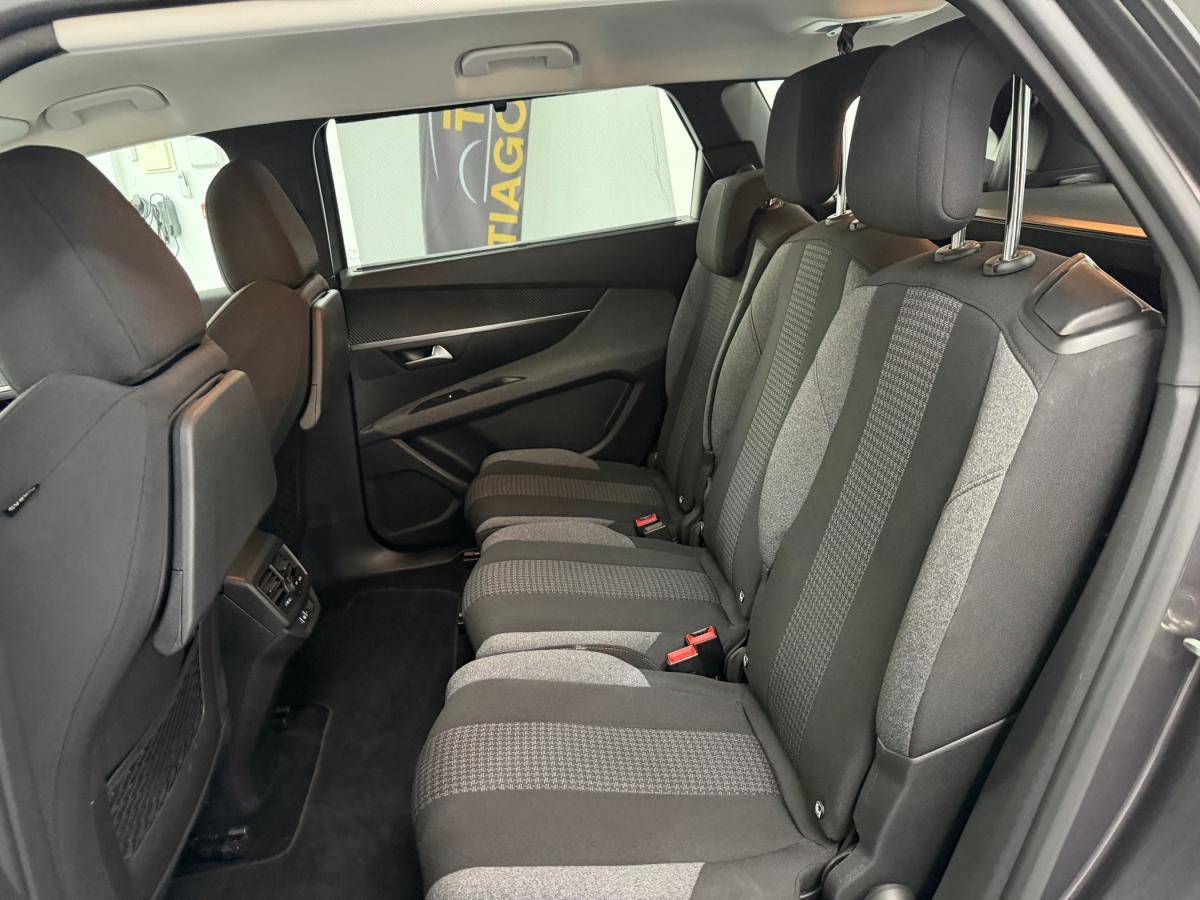 peugeot-5008-2022-diesel-1499cc