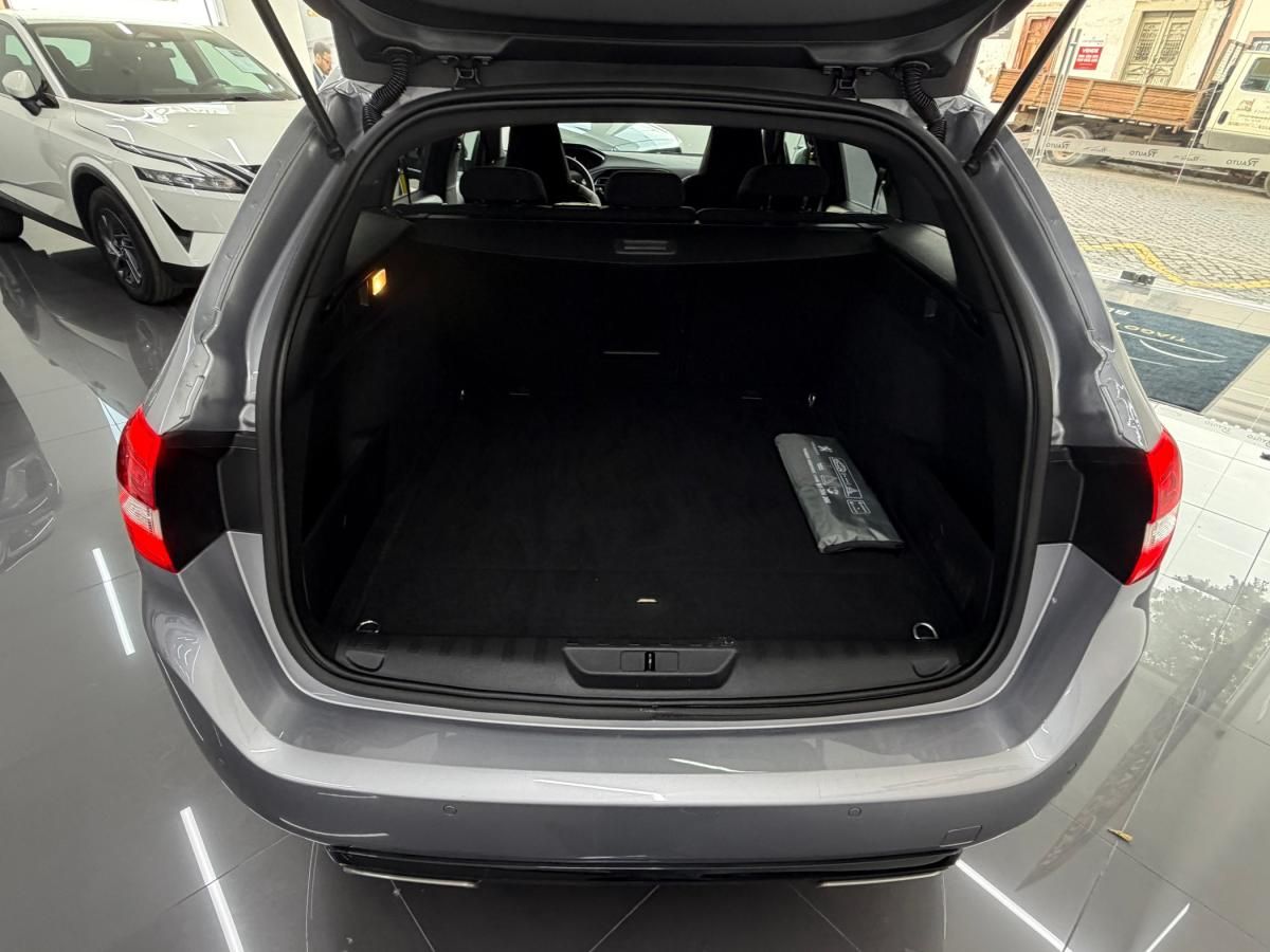 peugeot-308-sw-2020-diesel-1499cc