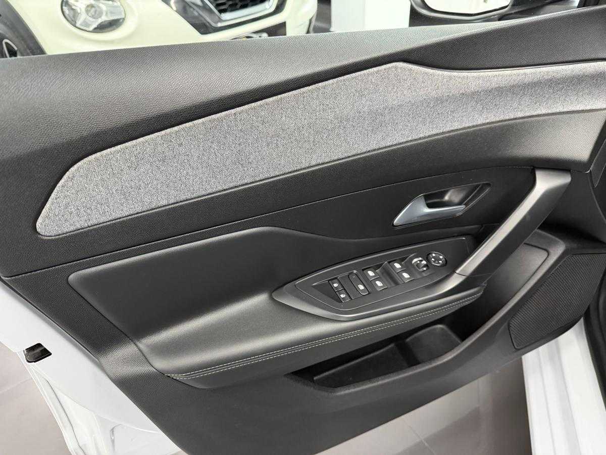 peugeot-308-2024-gasolina-1199cc