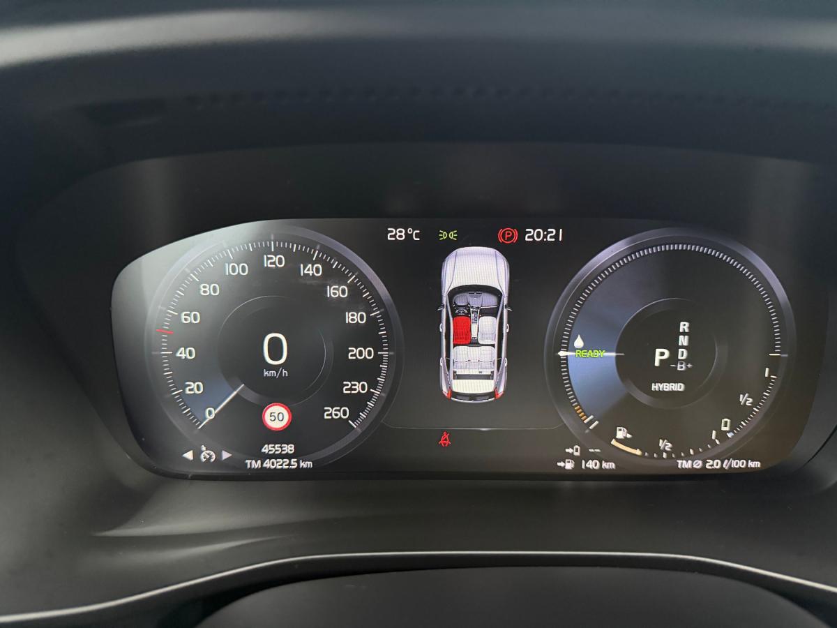 volvo-xc40-2022-hibrido-a-gasolina-1477cc