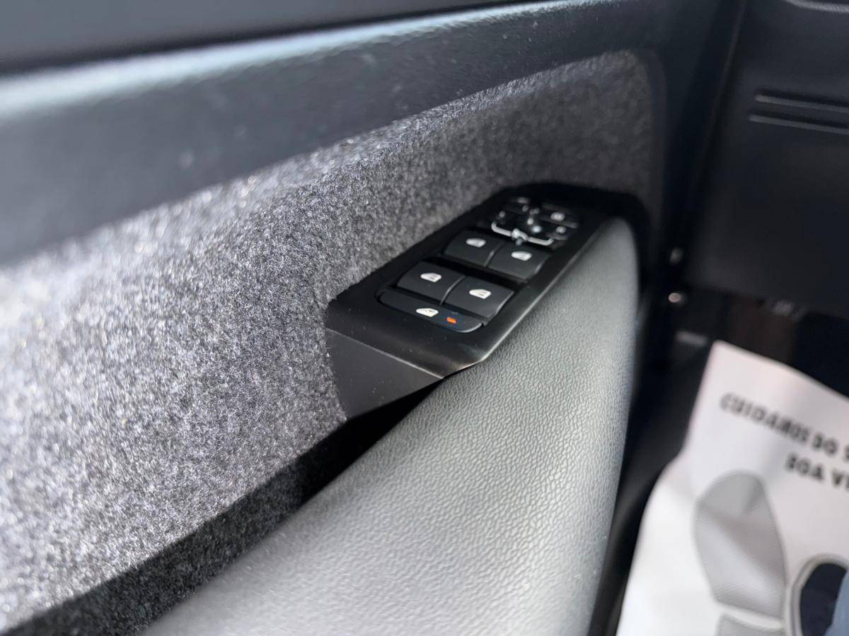 volvo-xc40-2022-hibrido-a-gasolina-1477cc