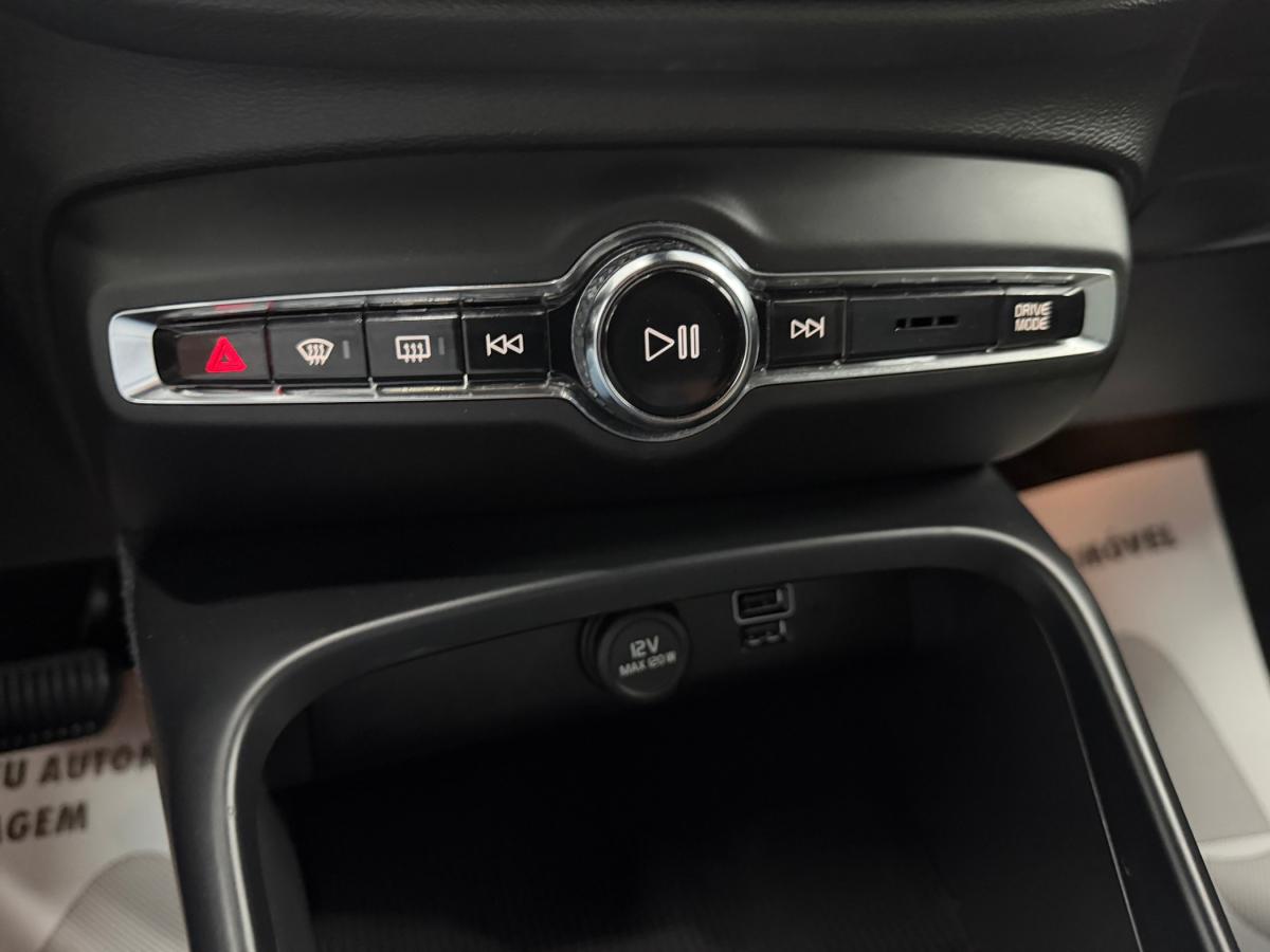 volvo-xc40-2022-hibrido-a-gasolina-1477cc