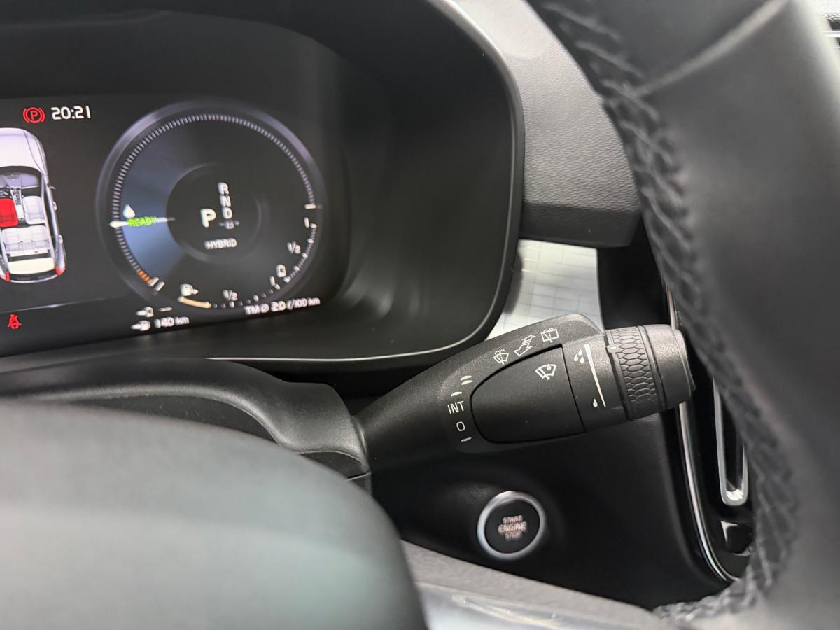 volvo-xc40-2022-hibrido-a-gasolina-1477cc