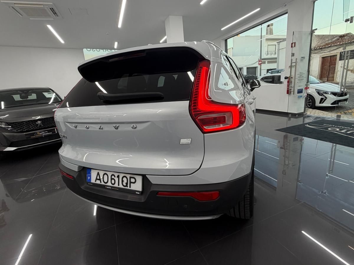 volvo-xc40-2022-hibrido-a-gasolina-1477cc