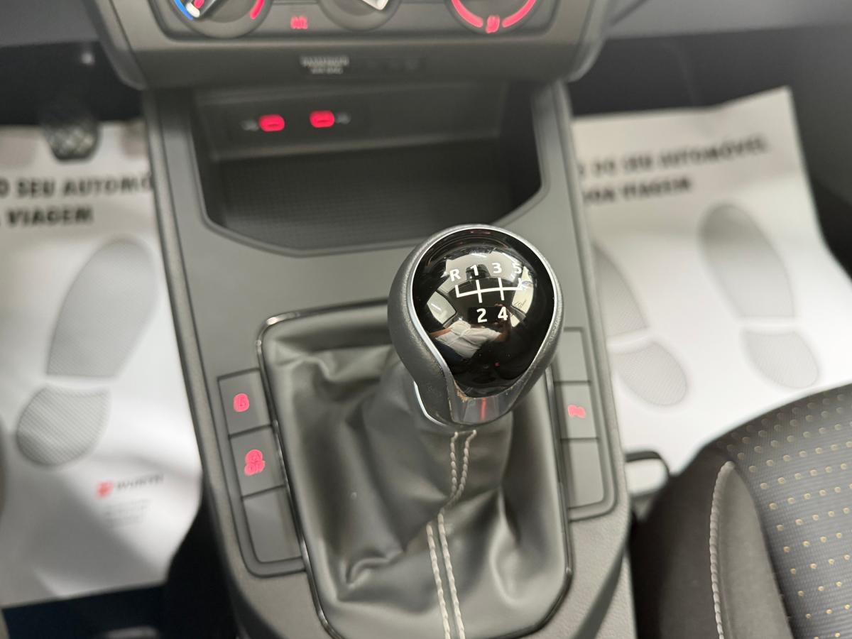 seat-ibiza-2023-gasolina-999cc