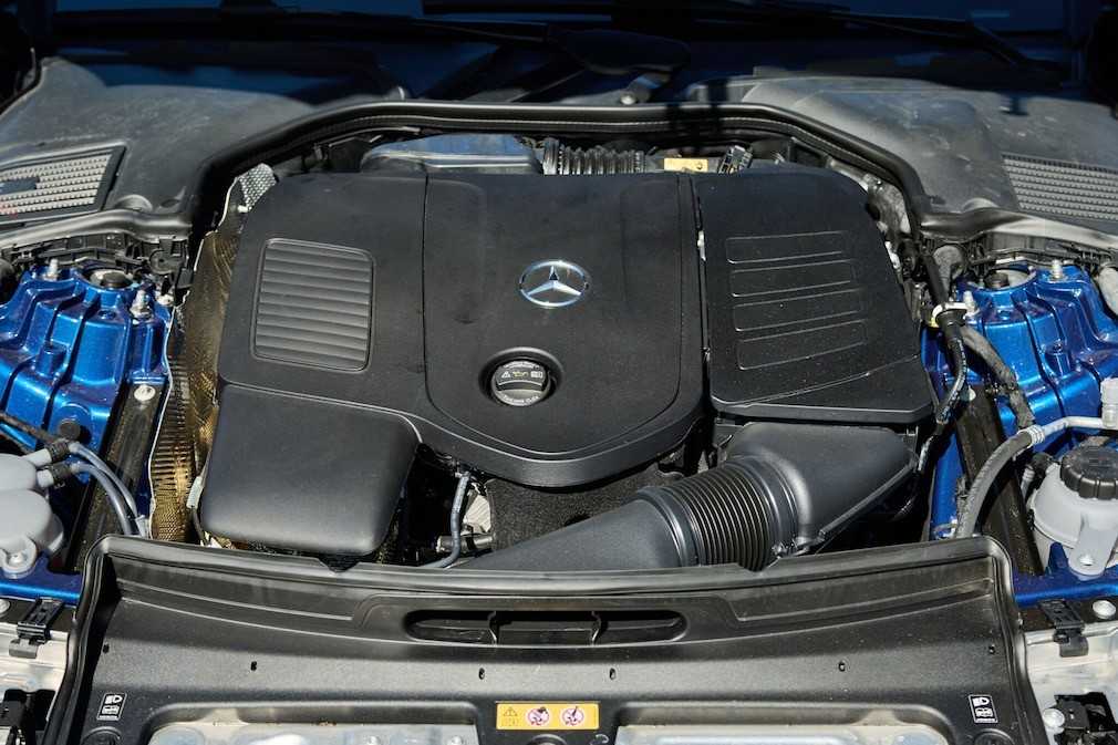 mercedes-benz-classe-c-2022-hibrido-a-gasolina-1999cc