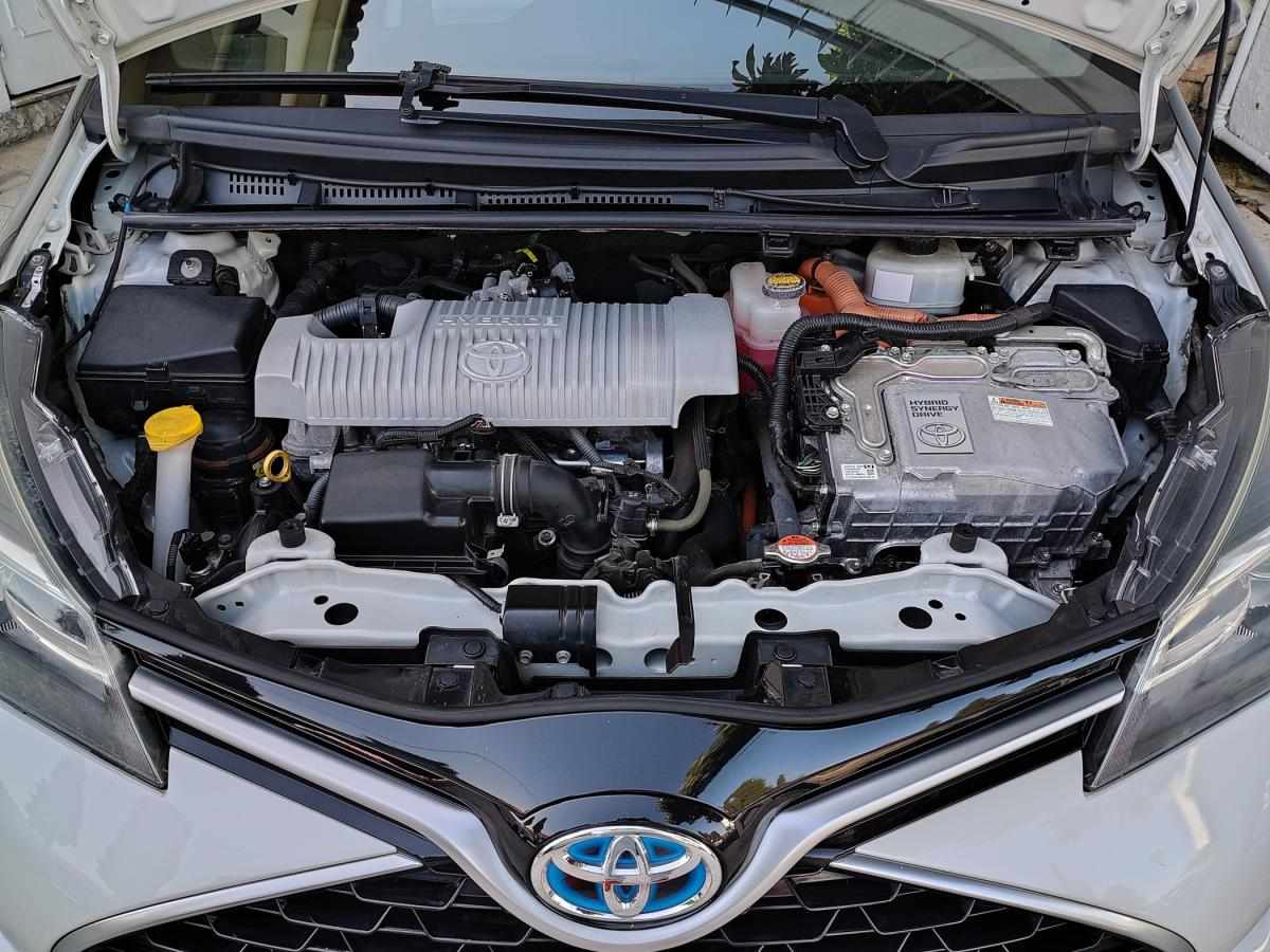 toyota-yaris-2016-hibrido-a-gasolina-1497cc