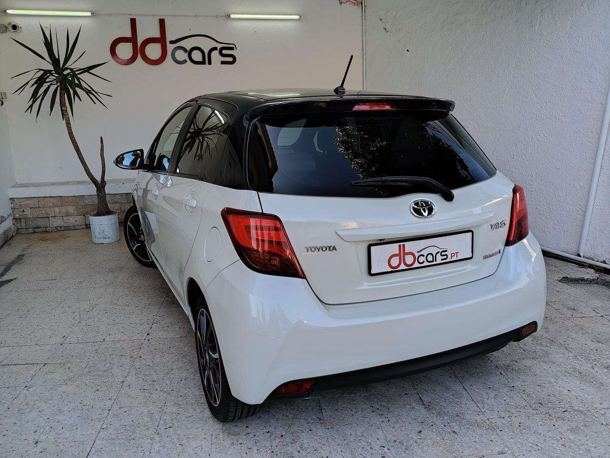 toyota-yaris-2016-hibrido-a-gasolina-1497cc