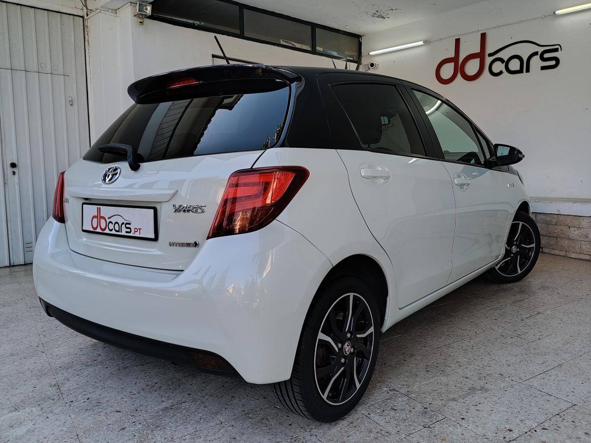 toyota-yaris-2016-hibrido-a-gasolina-1497cc