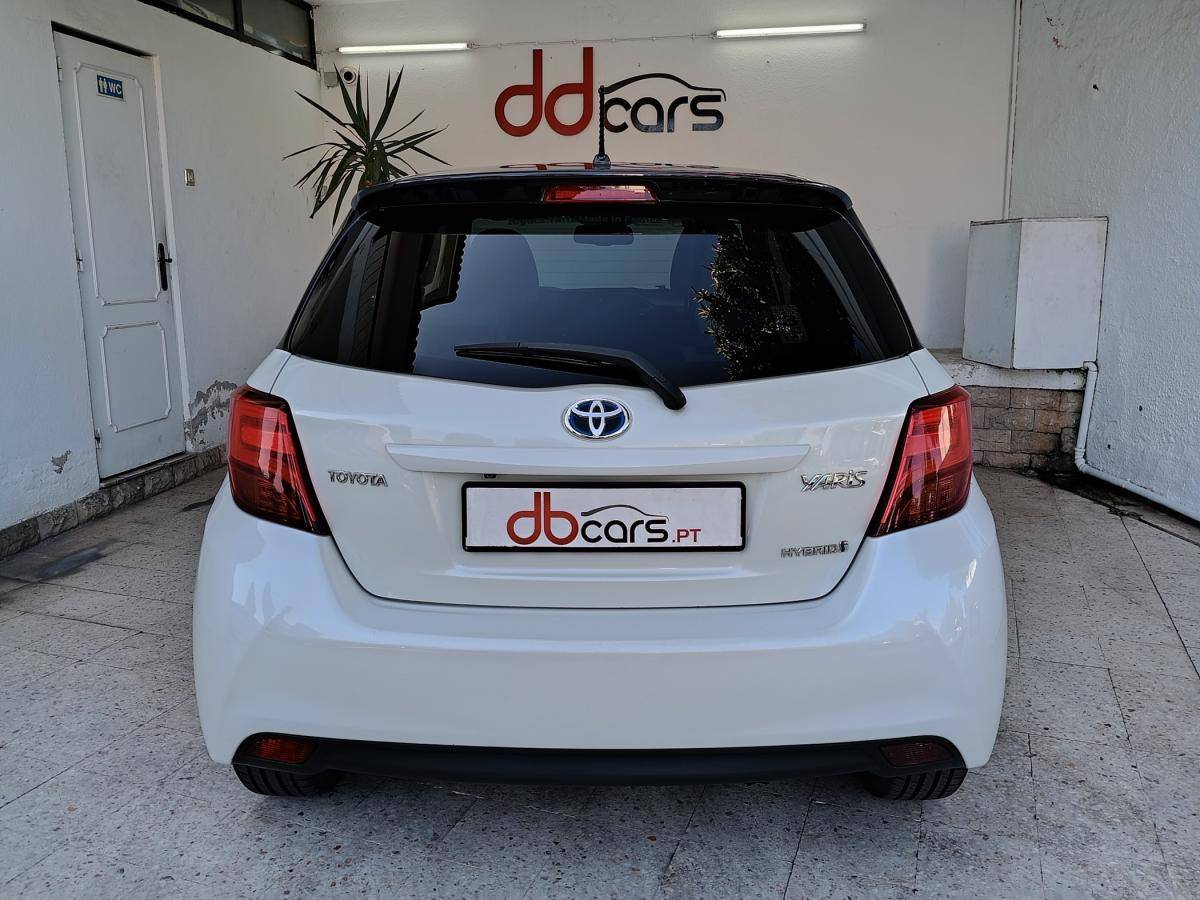 toyota-yaris-2016-hibrido-a-gasolina-1497cc