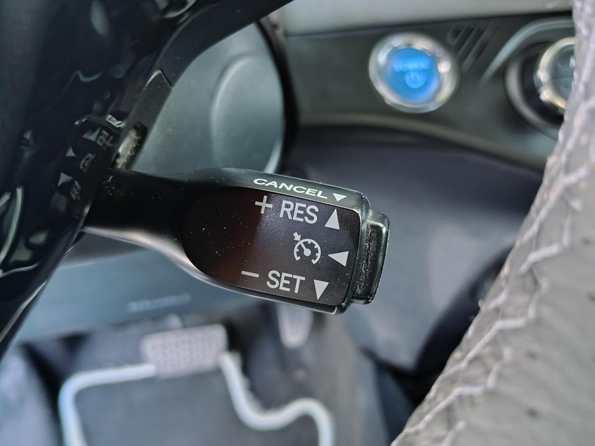 toyota-yaris-2016-hibrido-a-gasolina-1497cc