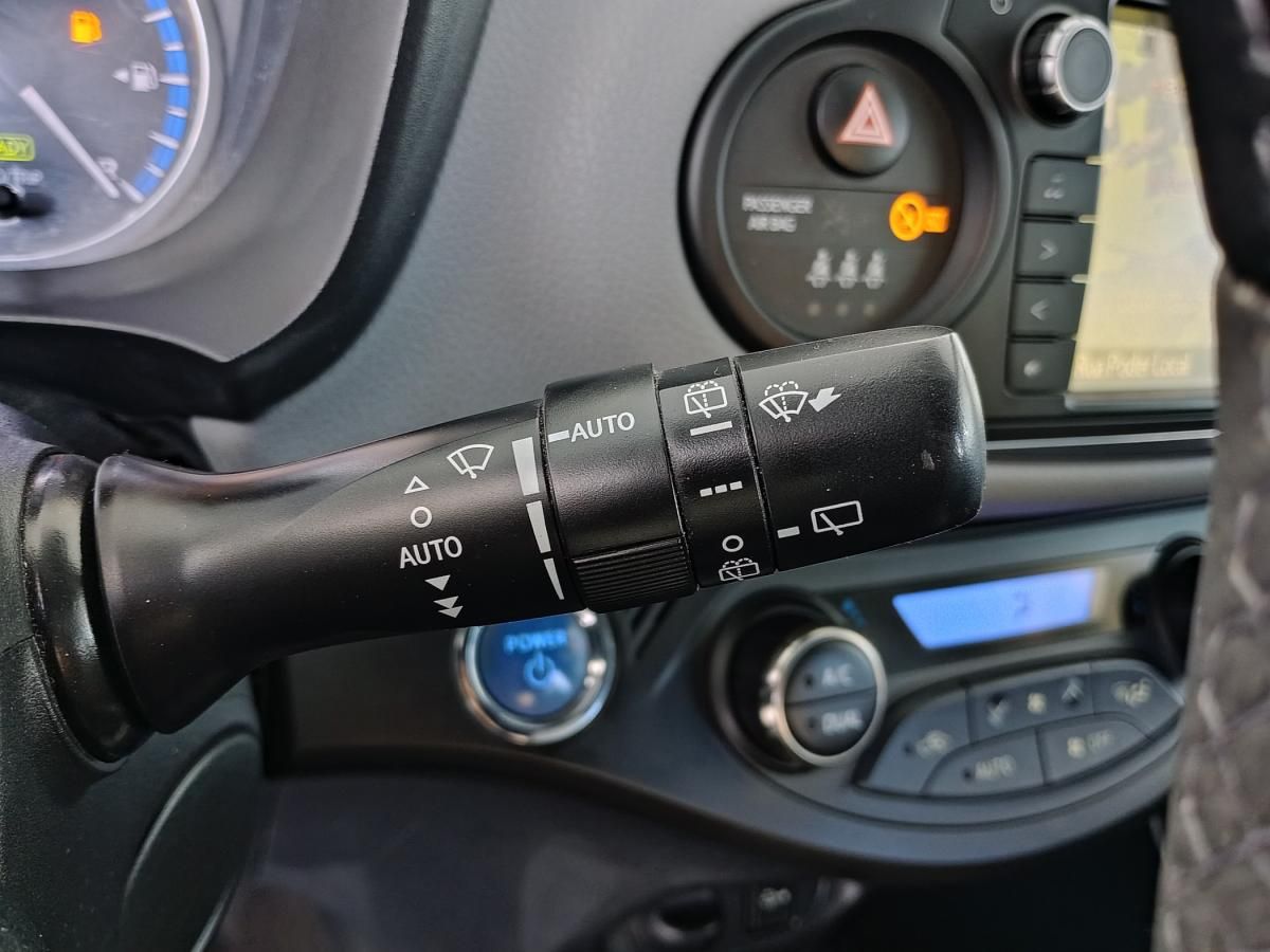 toyota-yaris-2016-hibrido-a-gasolina-1497cc