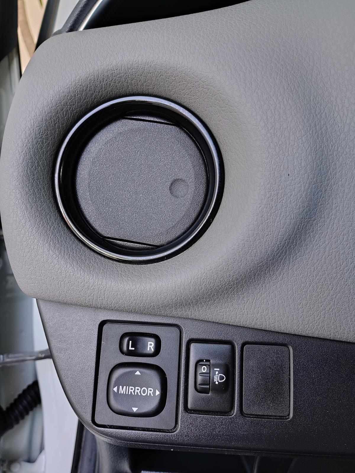 toyota-yaris-2016-hibrido-a-gasolina-1497cc