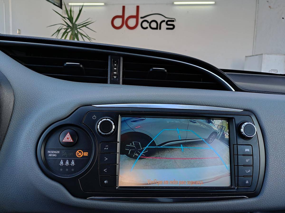 toyota-yaris-2016-hibrido-a-gasolina-1497cc