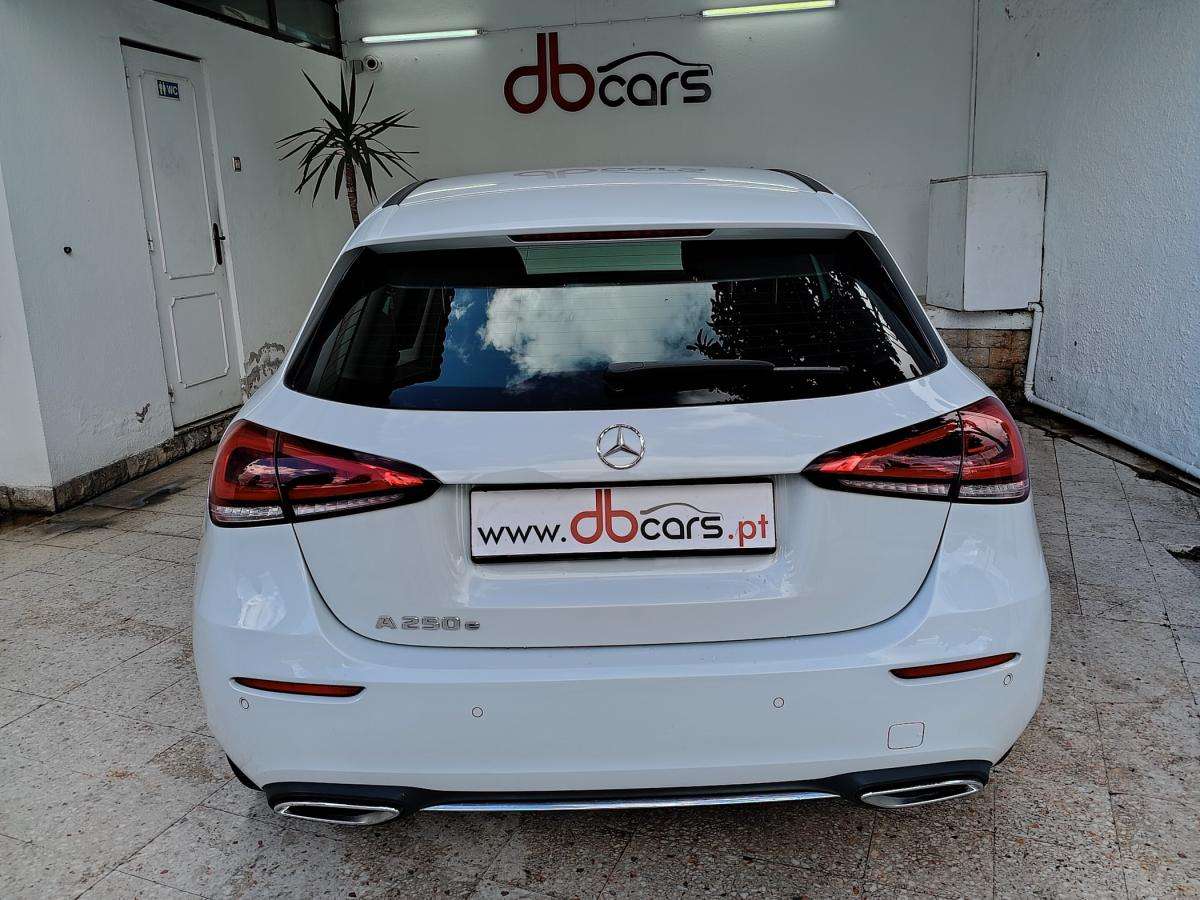 mercedes-benz-classe-a-2021-hibrido-a-gasolina-1332cc