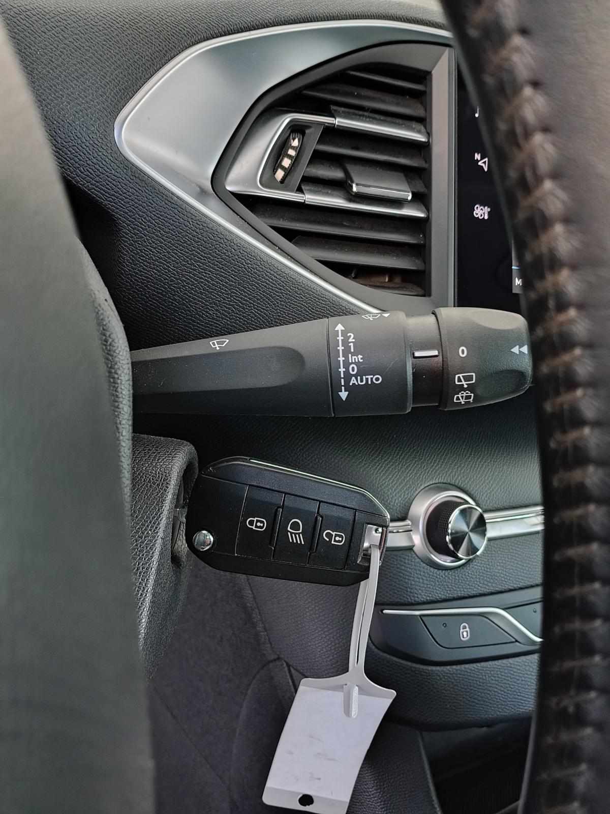 peugeot-308-2021-gasolina-1199cc