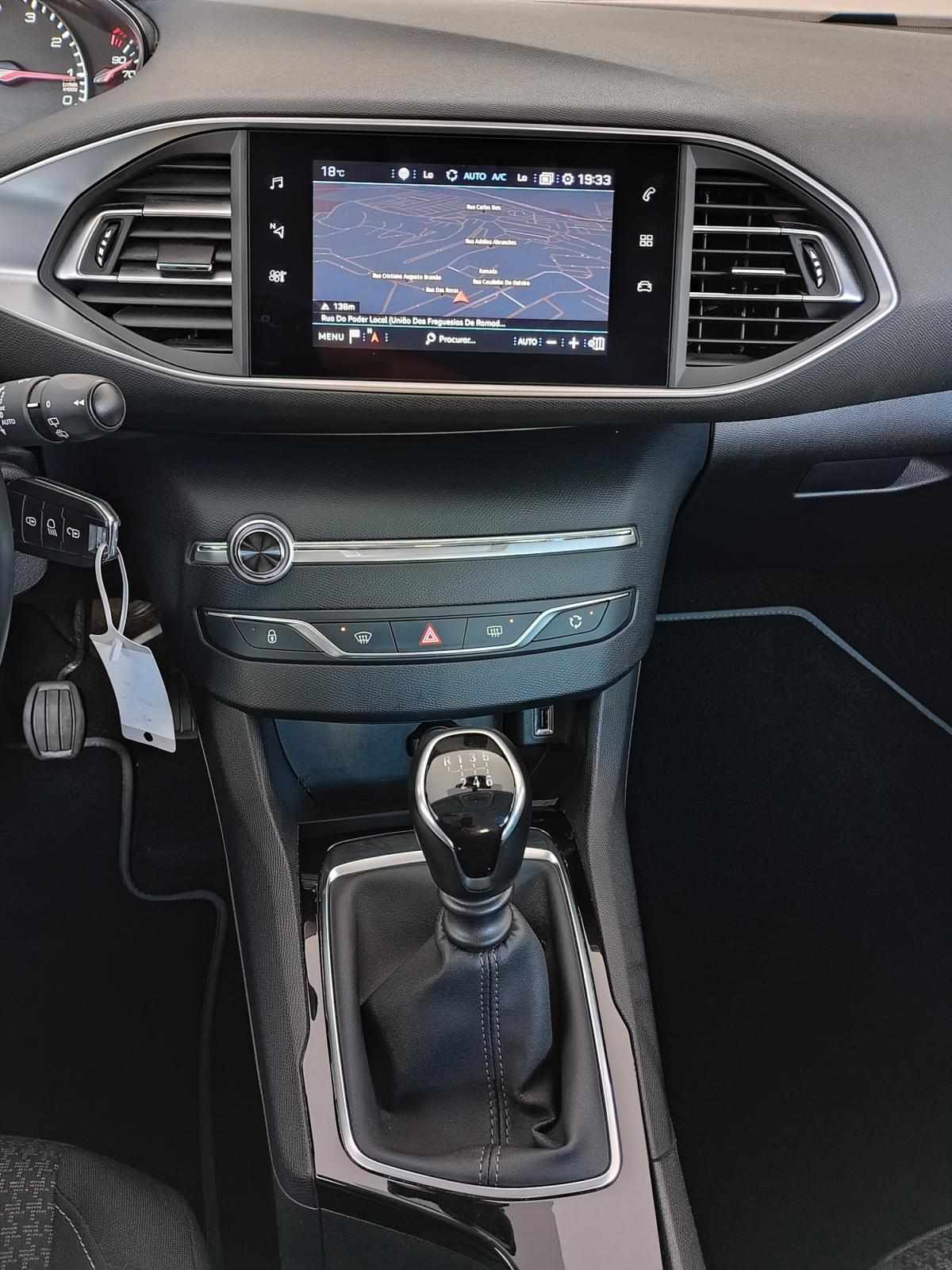 peugeot-308-2021-gasolina-1199cc