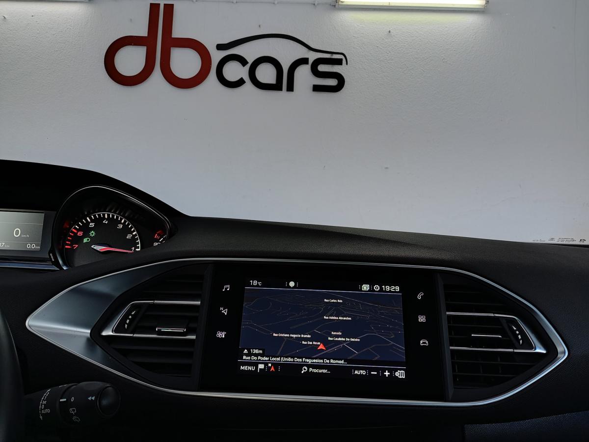 peugeot-308-2021-gasolina-1199cc