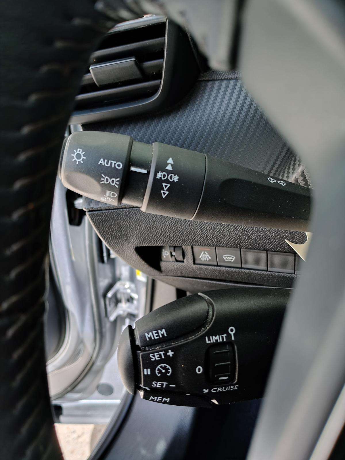 peugeot-2008-2021-diesel-1499cc