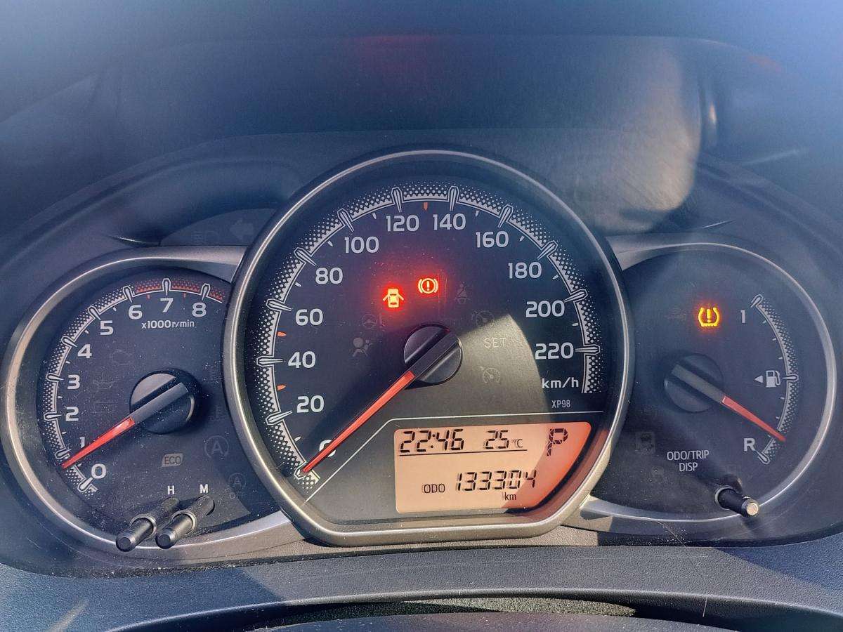 toyota-yaris-2015-gasolina-1329cc