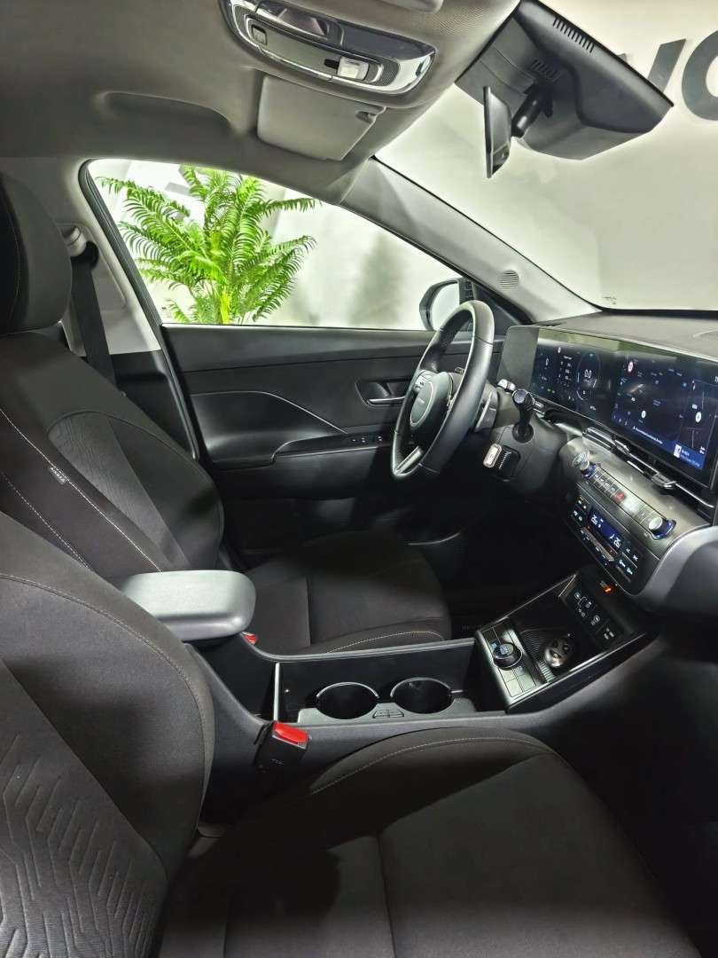 hyundai-kauai-2024-hibrido-1580cc