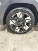 hyundai-kauai-2024-hibrido-1580cc