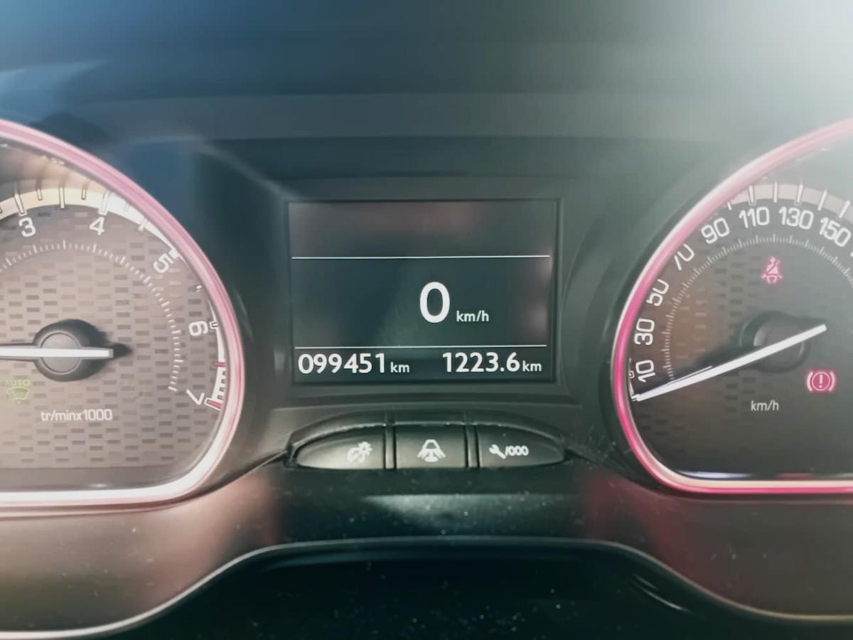 peugeot-2008-2017-gasolina-1199cc