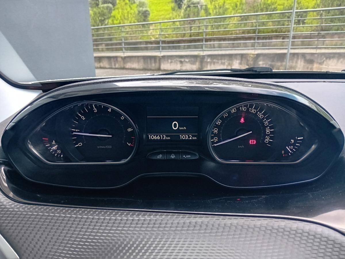 peugeot-2008-2017-gasolina-1199cc