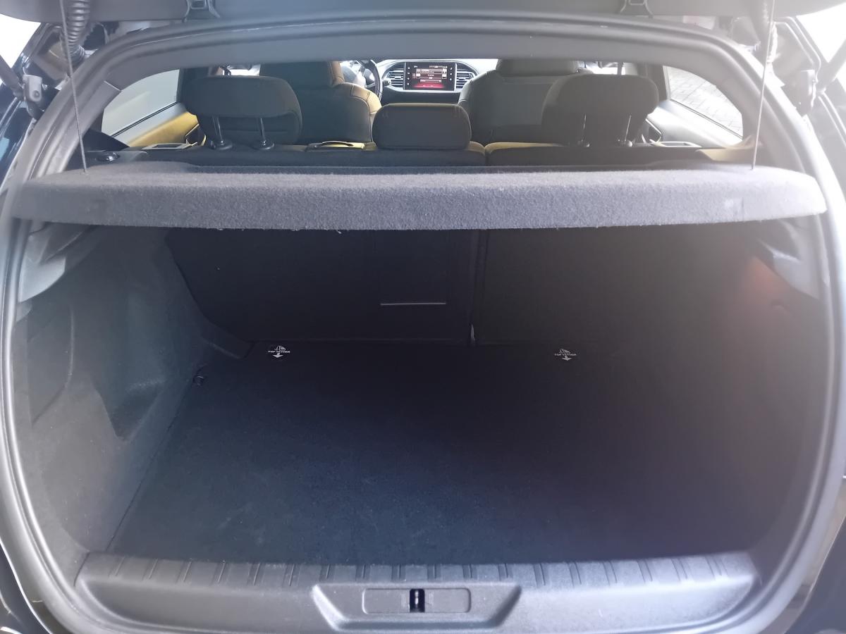 peugeot-308-2017-gasolina-1199cc