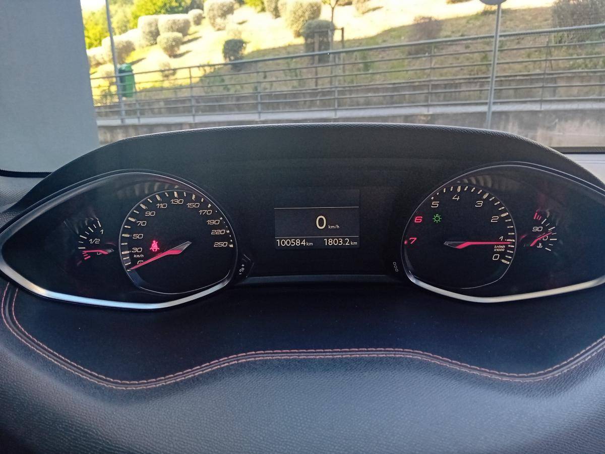 peugeot-308-2017-gasolina-1199cc