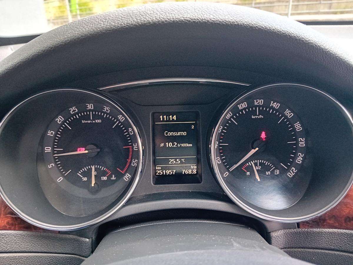 skoda-superb-2013-diesel-1598cc