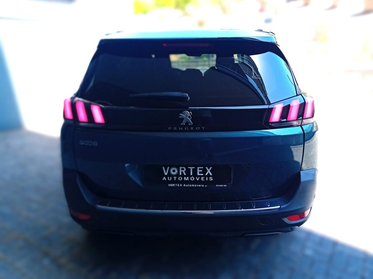 peugeot-5008-2018-gasolina-1199cc