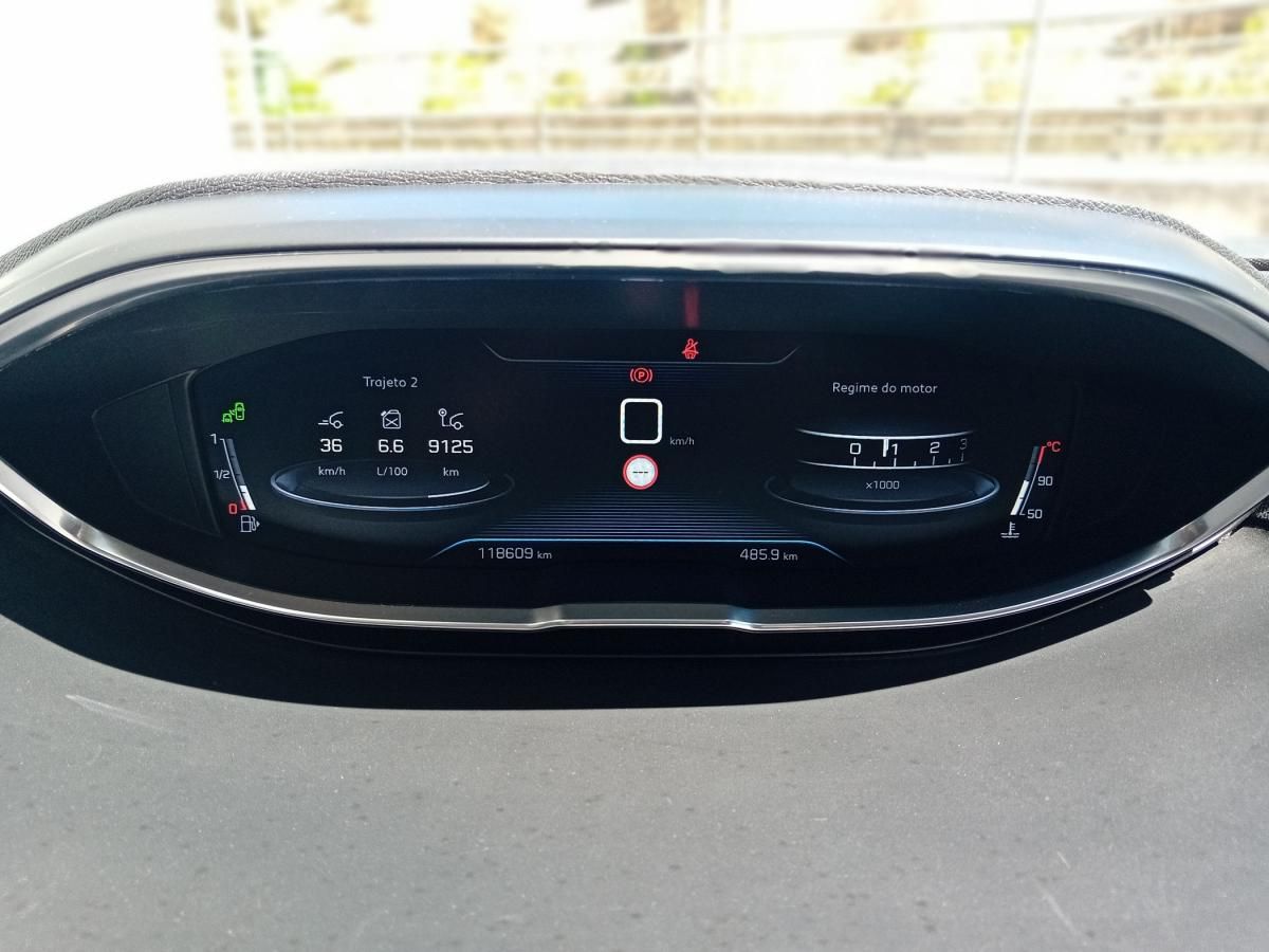 peugeot-5008-2018-gasolina-1199cc