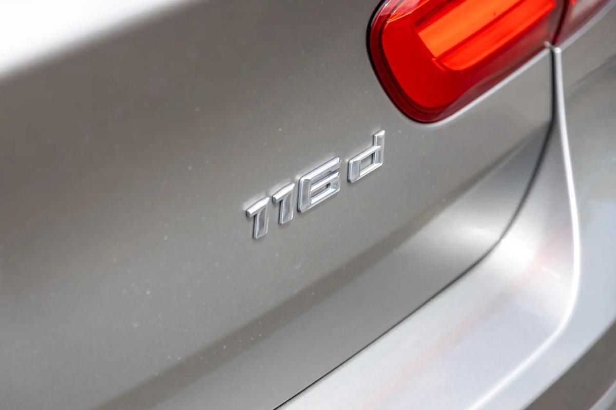 bmw-serie-1-116-d-2015-diesel-1496cc