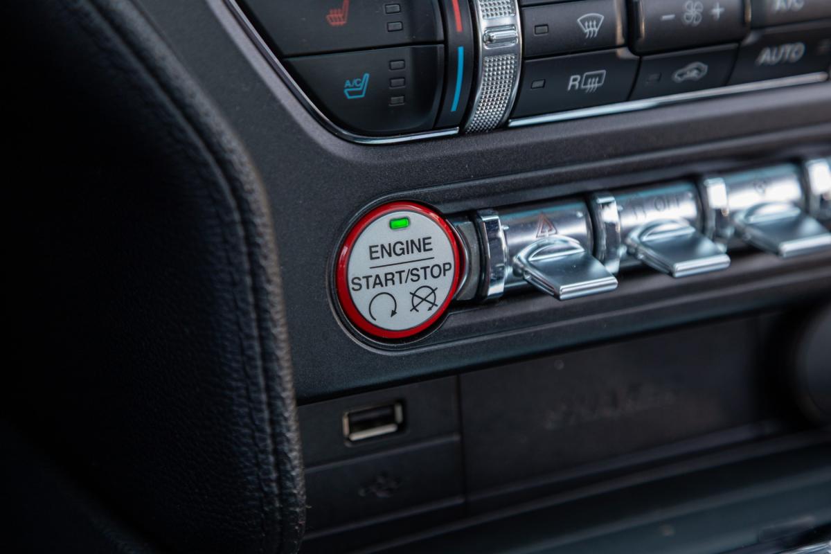 ford-mustang-2015-gasolina-4951cc
